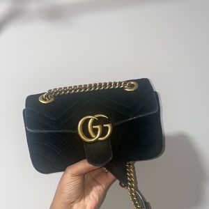 GUCCI
Velvet Matelasse Mini GG Marmont Black
